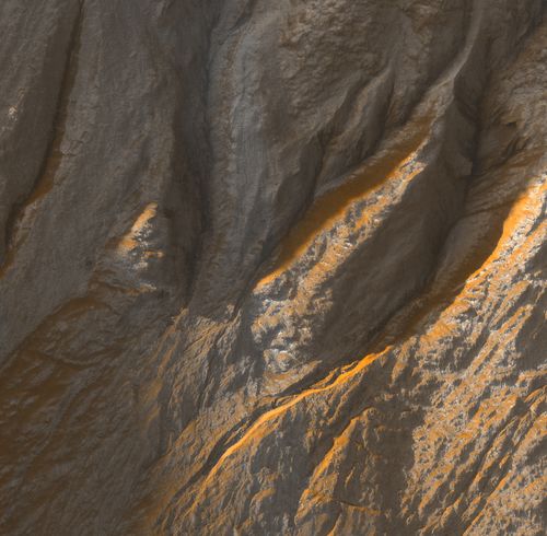 Crater Edge in Terra Sirenum