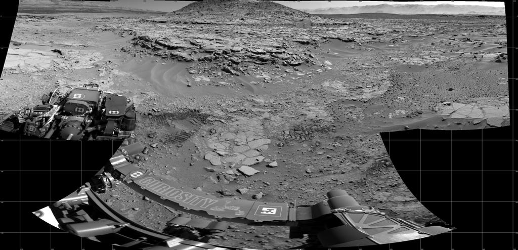 'Mount Remarkable' and Surrounding Outcrops at Mars Rover's Waypoint