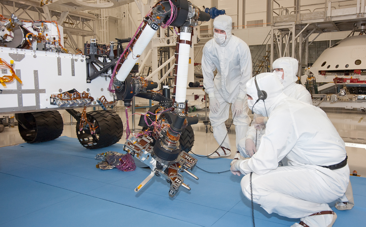 Curiosity Mars Rover Flexes Its Robotic Arm