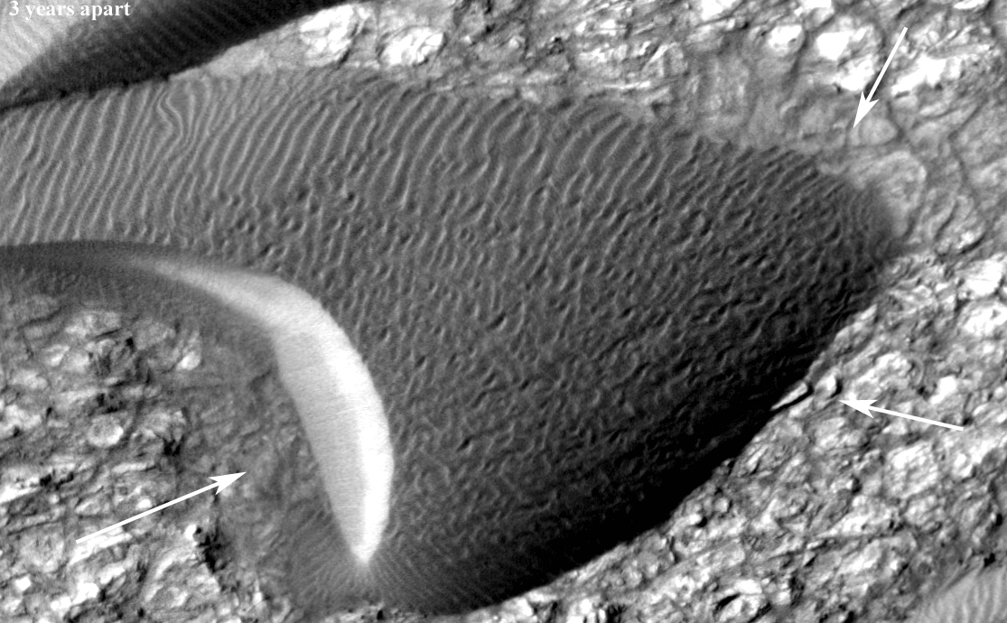 Advancing Dune in Nili Patera, Mars